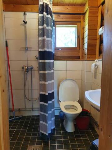 Фото номера Chalet with two sleeping alcoves and sleeping loft Кемпинги Pitkämö Canyon Camping Oy г. Курикка 6
